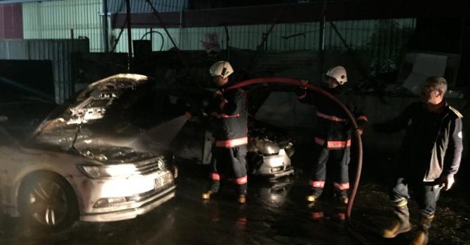 Tır pazarında çıkan yangında 3 araç zarar gördü