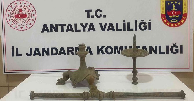 Antalya’da jandarmadan tarihi şamdan operasyonu