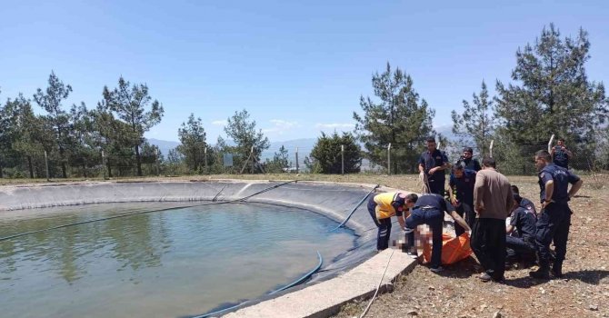 Serinlemek için yangın havuzuna giren çocuk boğuldu