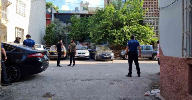 Adana’da sokak ortasında vurulan şahıs öldü