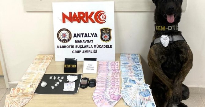 Uyuşturucu satıcılarından basın mensubuna: “Baronları çek dayı baronları, bizi değil”