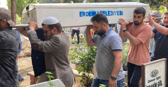 Telefonu şarja takarken akıma kapılan genç yaşamını yitirdi