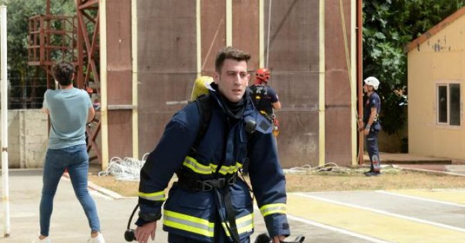 İtfaiye eri olmak   için ter döktüler