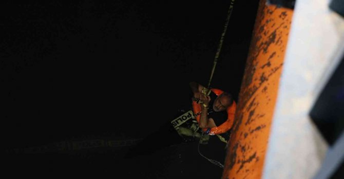 Yasak aşk yaşayan sevgililer köprüden suya atladı: Kadın öldü, Erkek kurtuldu