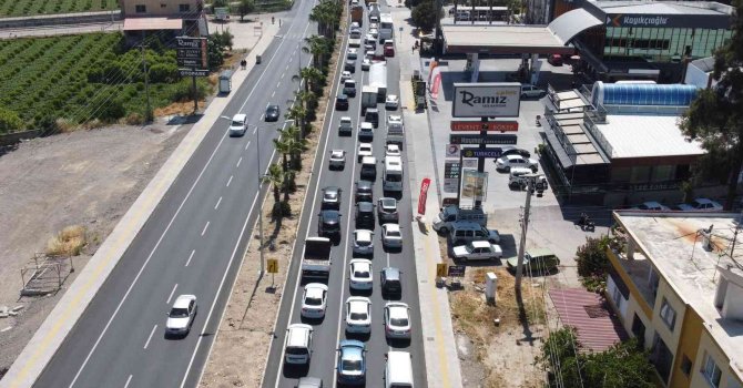 Kaza sonrası 2 kilometre kuyruk oluştu