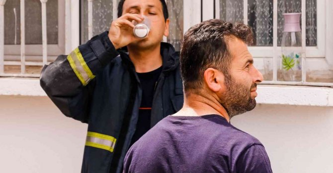 Metruk binada çıkan yangında mahallelinin itfaiyecilere ayran seferberliği