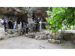 Hatay’da kısa süreli dolu yağışı zor anlar yaşattı