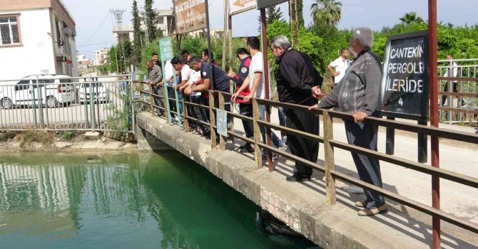 7 yaşındaki çocuk sopa almak isterken kanala düştü