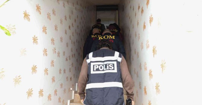 Mersin polisi günübirlik evleri denetledi