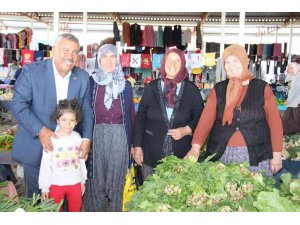 Hassa’da çatısı çöken semt pazarı yeniden hizmete girdi