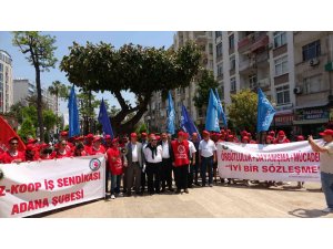 Tez-Koop İş Sendikası üyeleri, Mersin Üniversitesi yönetimini protesto etti