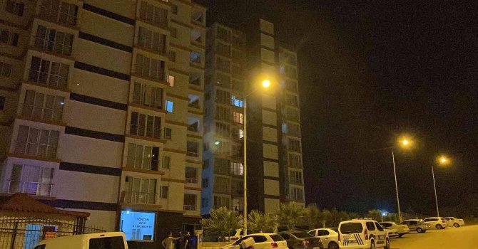 Polis arkadaşını silahla yaralayan genç kız ardından intihara teşebbüs etti