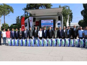 Adana’da 147 üreticiye 65 ton soya tohumu dağıtıldı