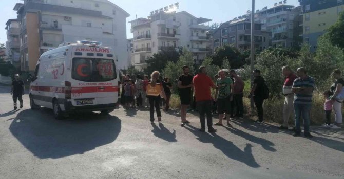 Ticari taksi motosiklete çarptı: 1 yaralı