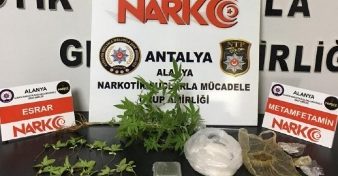 Durdurulan araçtan ve şüphelinin evinden uyuşturucu çıktı