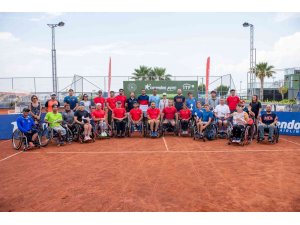 85 tekerlekli sandalye tenisçisi Antalya’da kıyasıya mücadele etti