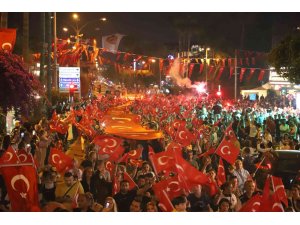 Alanya’da binlerce kişi 19 Mayıs’ı coşkuyla kutladı