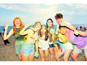 Manavgat’ta Colorfest ve Uçurtma Şenliği