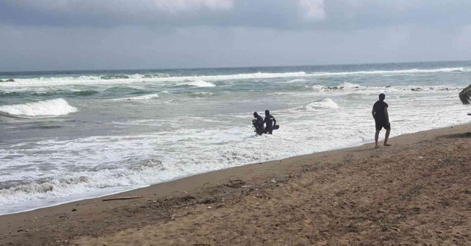 Mersin’de serinlemek için denize giren şahıs kayboldu