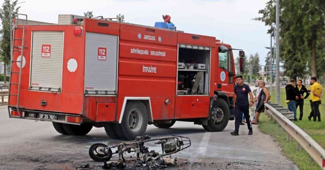 Emanet verdiği motosikletinden geriye yakıt deposunun kapağı kaldı