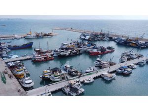 Akdeniz’de uluslararası sularda balıkçılara fırtına engeli