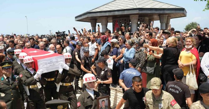 Hataylı şehit son yolculuğuna uğurlandı