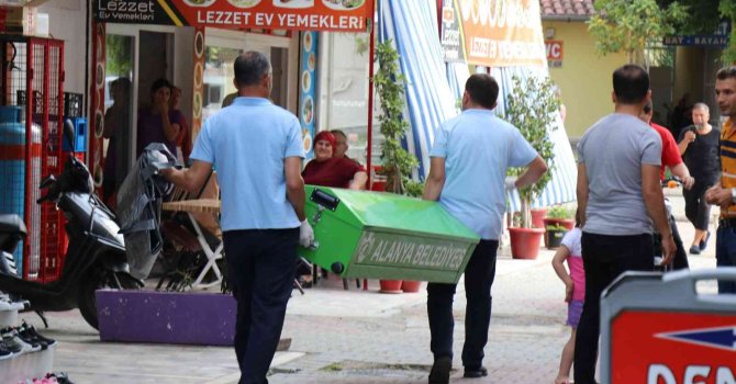 Psikolojik sorunları olduğu ileri sürülen adam çatıda ölü bulundu