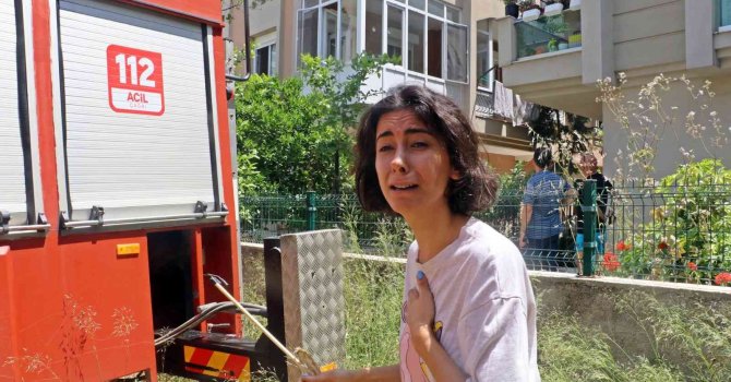 Antalya’da ikiz kız kardeşleri önce sevinç sonra korku gözyaşına boğan kedi kurtarma operasyonu