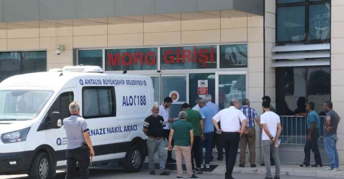 Parkta çıkan tartışmada bıçaklanan 2 çocuk babası adam hayatını kaybetti