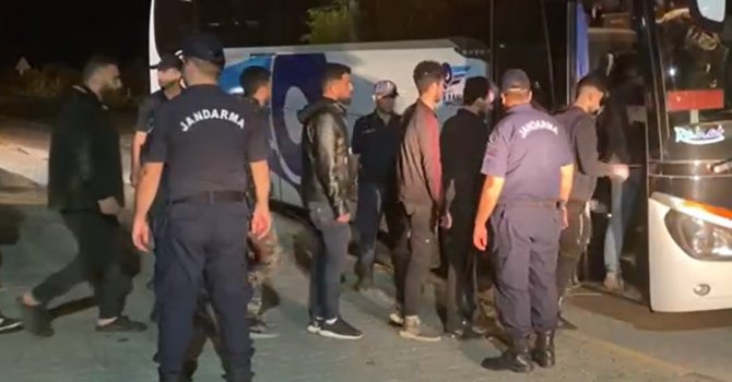 Alanya’da yakalanan 36 kaçak göçmen İl Göç İdaresi Müdürlüğüne gönderildi