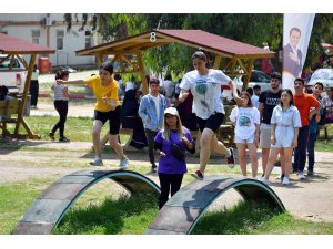 Sınava girecek öğrenciler Tarsus Gençlik Kampı’nda moral buldu