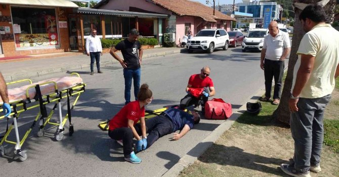 Çocuğa çarpmamak için motosikletini devirdi: 1 yaralı
