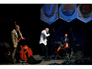 Cazın kalbi Mersin’de attı