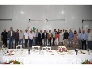 Vali Yazıcı çiçekçilerle bir araya geldi