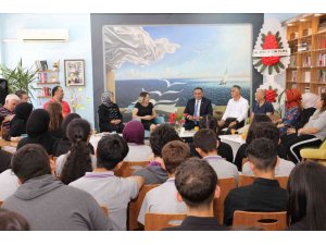 Başkan Yılmaz, liseli gençlerle söyleşi yaptı