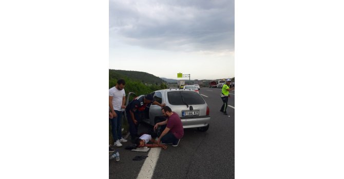 Otomobil tıra arkadan çarptı: 2 yaralı