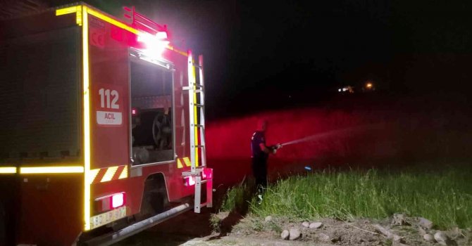 Osmaniye’de buğday tarlasında çıkan yangın söndürüldü
