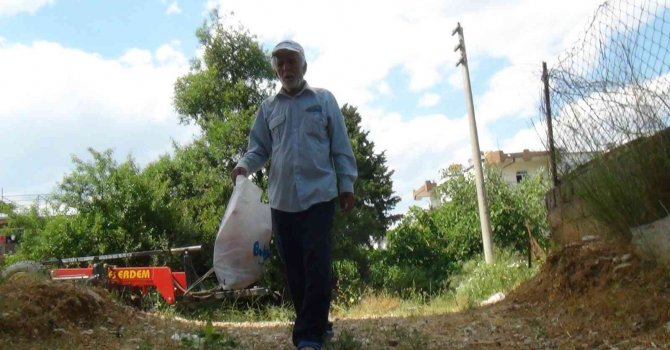 Çöpten hurda toplayarak geçimini sağlayan yaşlı adamın 3 tekerlekli motosikletini çaldılar