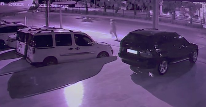 Çarptığı motosikletlinin ölümüne sebep olan sürücü aracını bırakıp böyle kaçtı