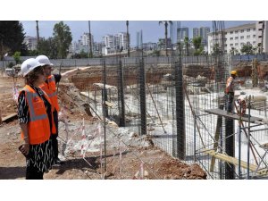 AK Parti’li Yılmaz, Müftülük Külliyesi inşaatında incelemelerde bulundu