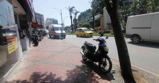 Seyir halindeyken motosikletten düştü, başını yere vurarak beyin kanaması geçirdi