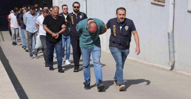 Köpek dolandırıcısı foto montajlı sahte pasaport yapmış