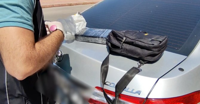 Antalya’da otomobilde uyuşturucu operasyonu