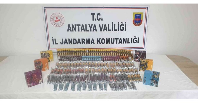 Piyasa değeri 50 bin TL olan kaçak elektronik sigara ele geçirildi