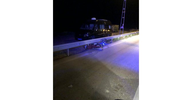 Hatay’da motosiklet bariyere çarptı: 1 ölü, 1 yaralı