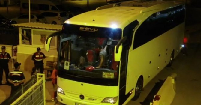 Antalya’da ülkeye yasadışı yollarla giriş yapan 43 kişi yakalandı