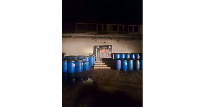 Hatay’da 10 ton kaçak içki ele geçirildi