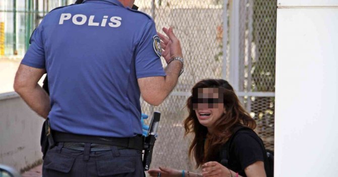 Boşaltılan bankada hırsızlık teşebbüste kaldı, şüpheli kadın gözyaşlarını tutamadı