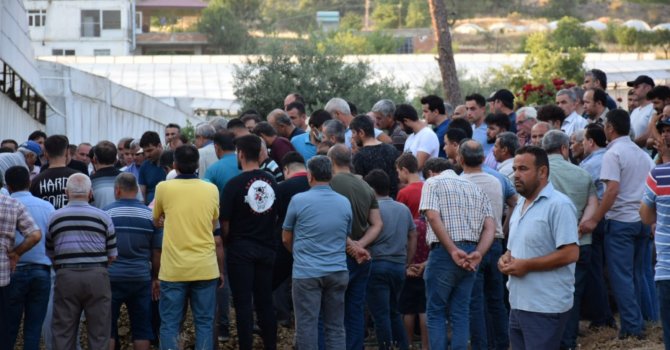 Edebiyat öğretmeni beyin tümörüne yenik düştü