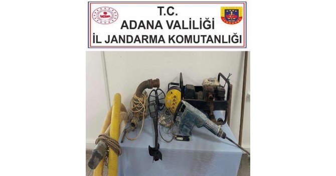 Adana’da kaçak kazı yapan 7 kişi suçüstü yakalandı